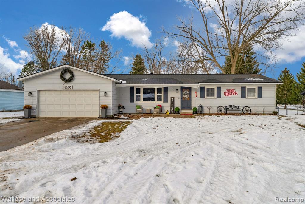 4440 Cambridge Drive, Port Huron, MI 48060 — Photo 2
