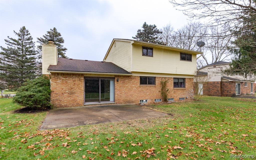 5285 WOODCREEK Trail, Clarkston, MI — Photo 47