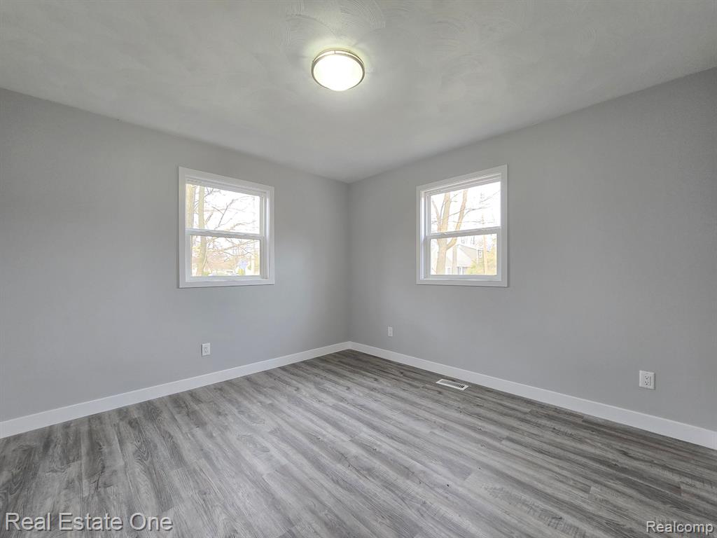 4912 PLEASANT GROVE Road, Lansing, MI 48910 — Photo 15
