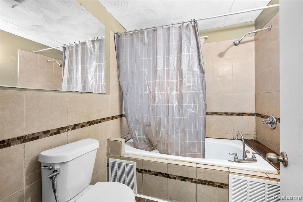 1009 BUICK Avenue, Ypsilanti, MI 48198 — Photo 16