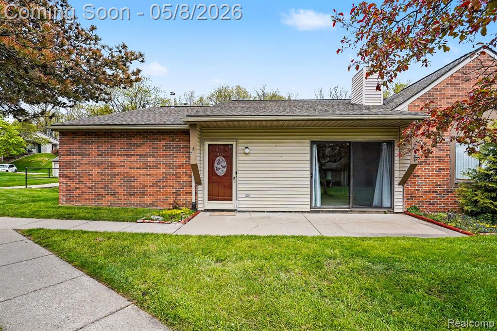 418 Water Tower Circle, Brighton, MI 48116 — front exterior