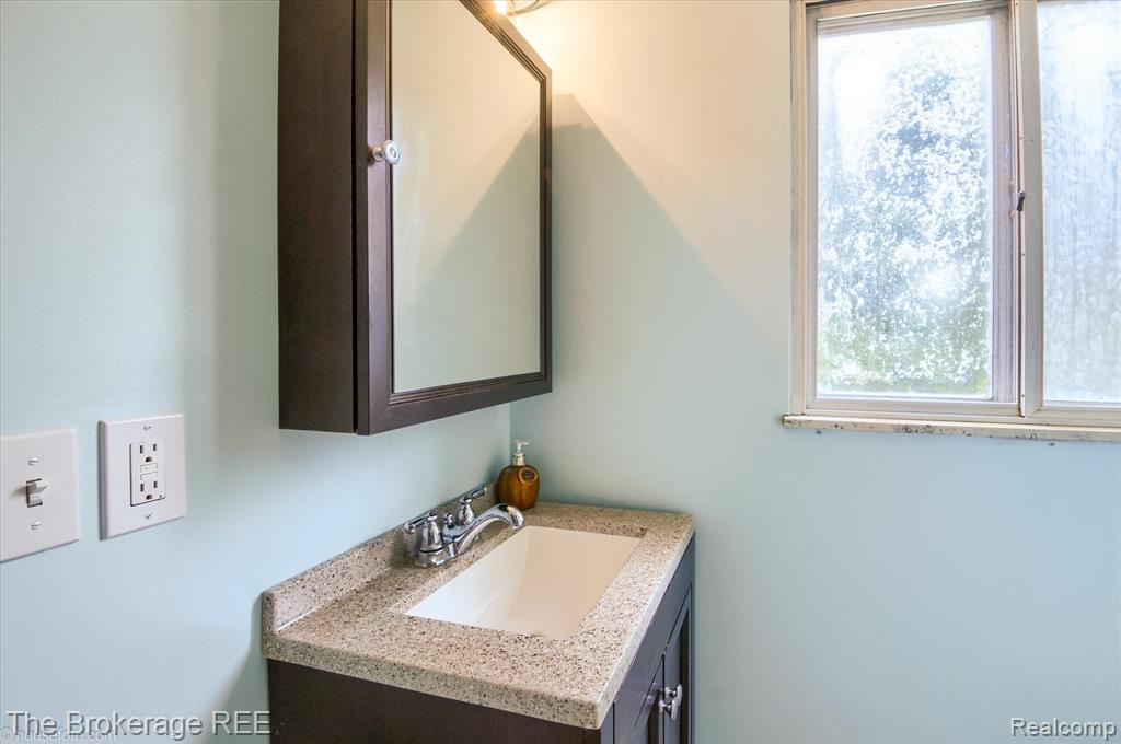 732 E Grand Blanc Road, Grand Blanc, MI 48439 — Photo 16