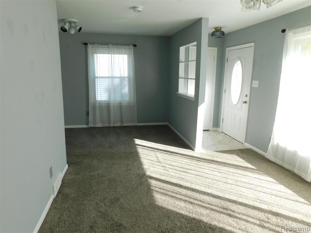 408 S CHOCOLAY Avenue, Clawson, MI — Photo 9