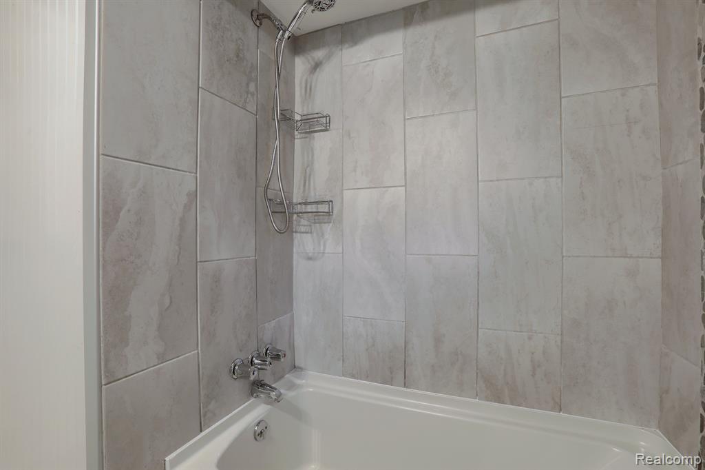 539 FARNHAM Avenue, Lincoln Park, MI 48146 — Photo 19
