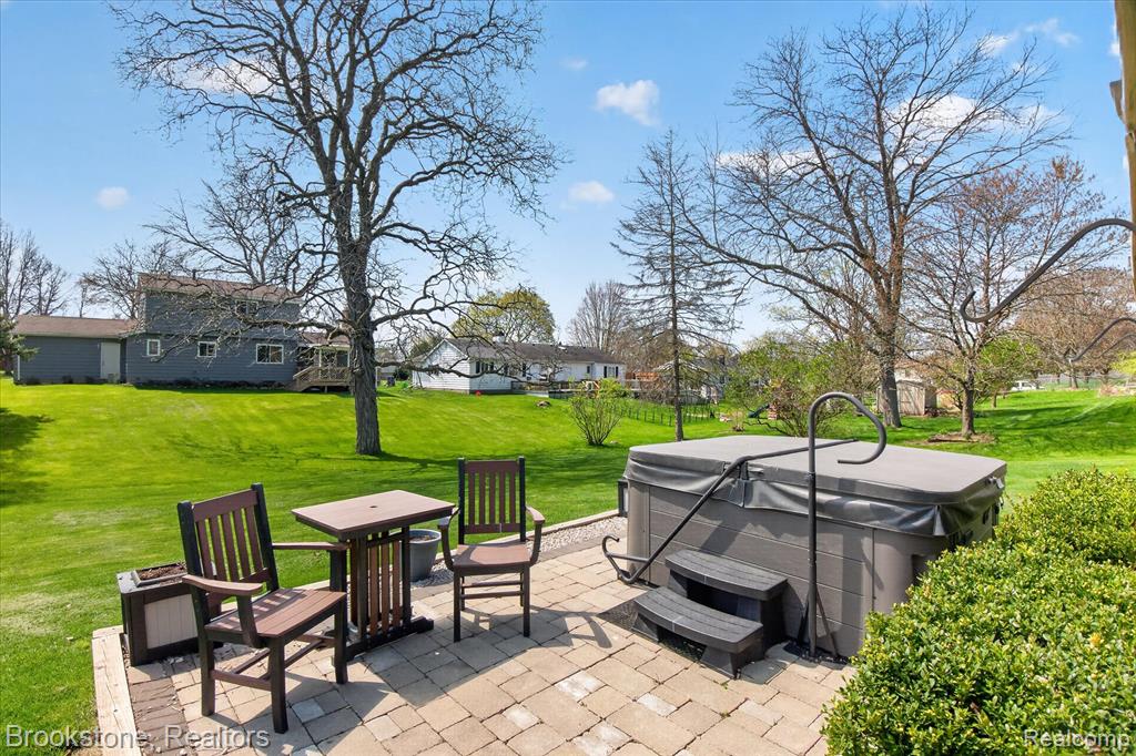 1086 Risecliff Drive, Grand Blanc, MI 48439 — Photo 29