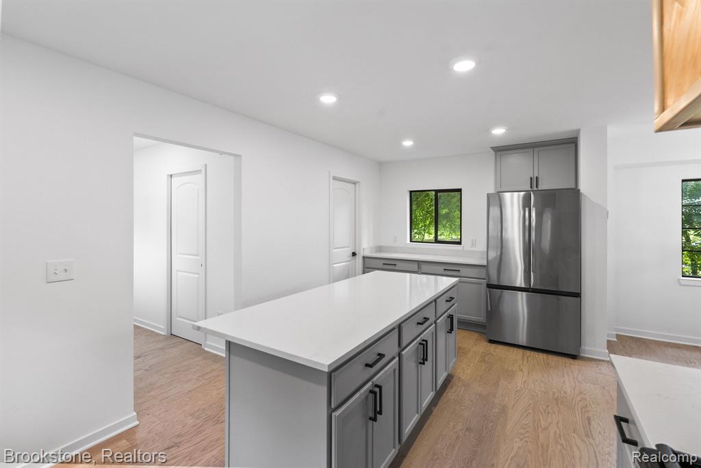 510 Alpeana Street, Auburn Hills, MI 48326 — Photo 10