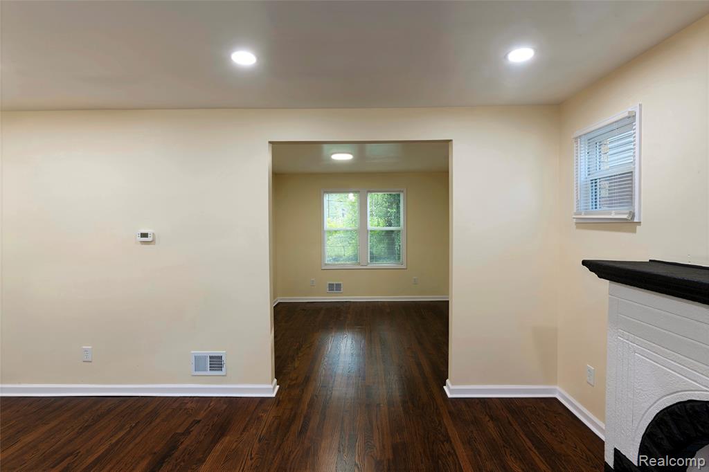 8087 Cloverlawn Street, Detroit, MI 48204 — Photo 3