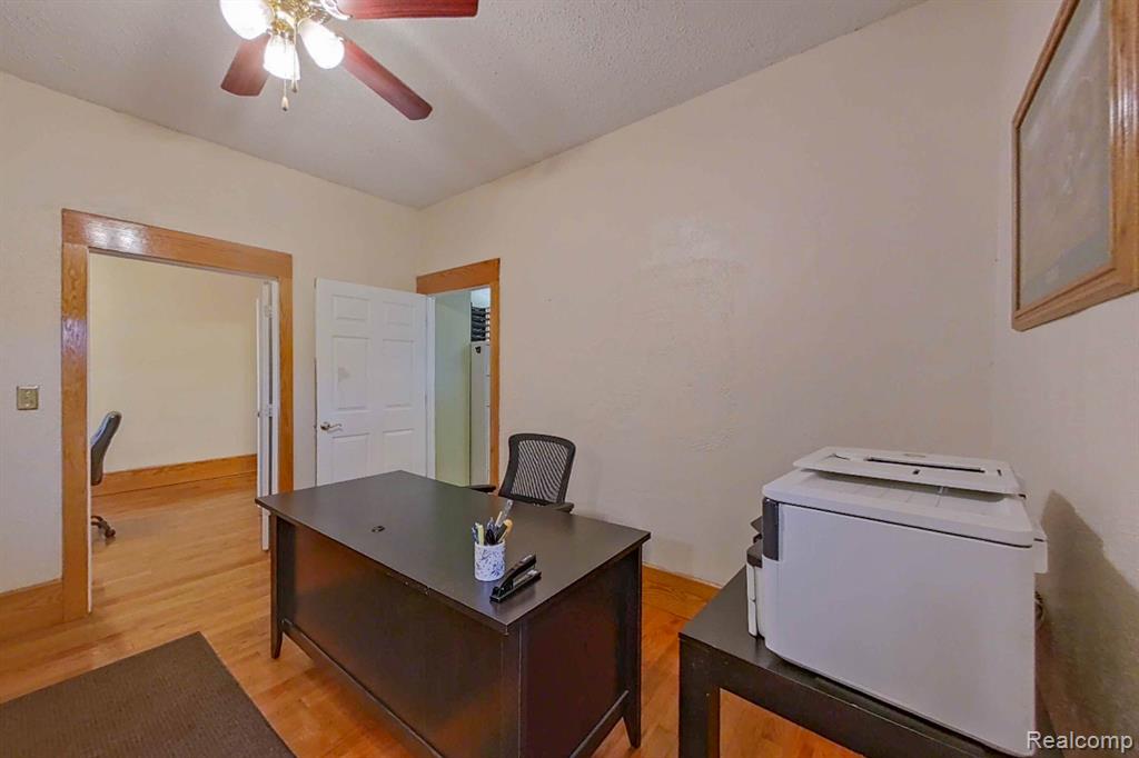 515 E GRAND RIVER Avenue, Howell, MI 48843 — Photo 33