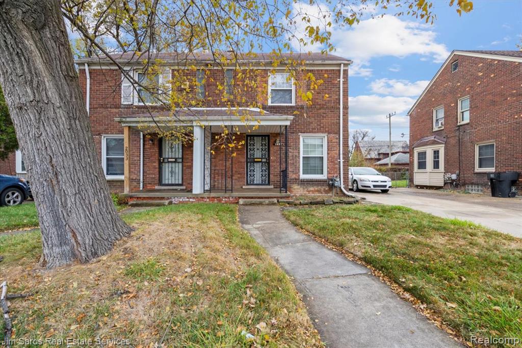 2039 Ewald Circle