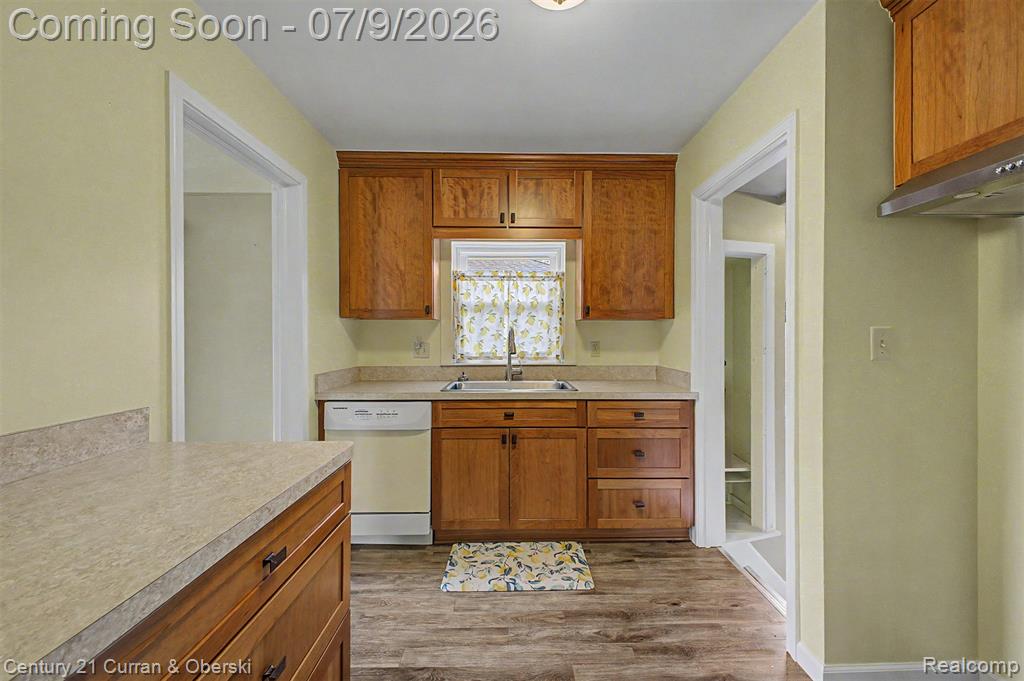 6999 Fenton Street, Dearborn Heights, MI 48127 — Photo 13