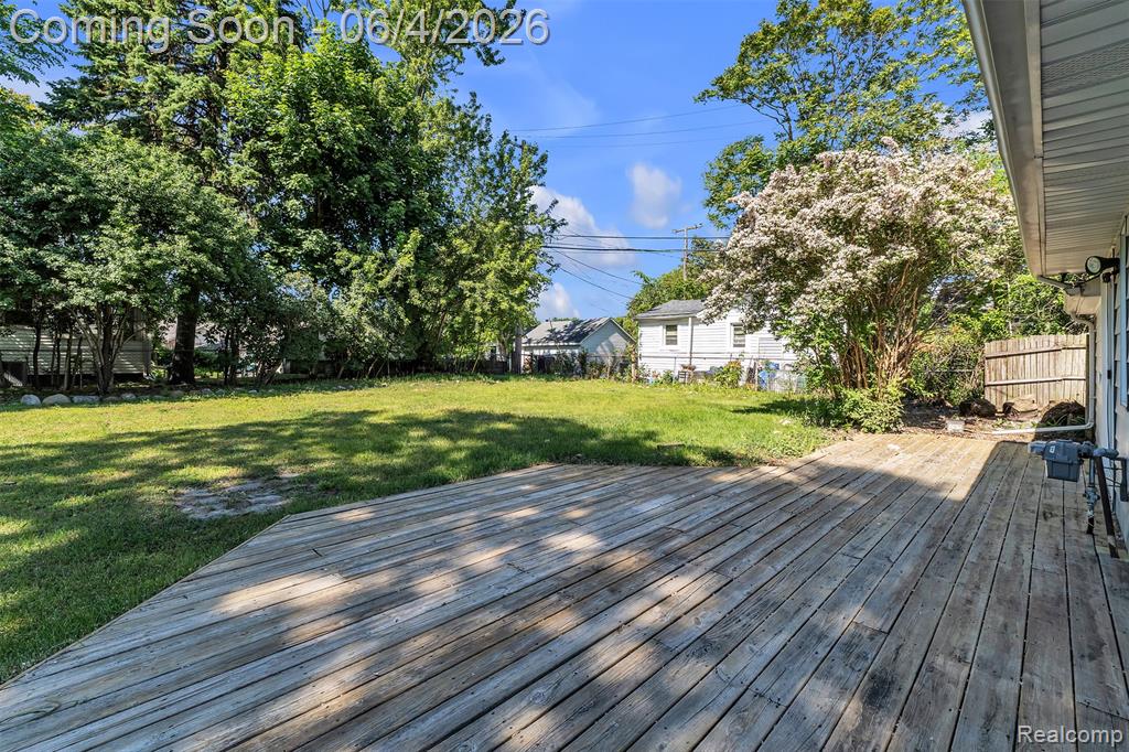2890 Beland Avenue, Keego Harbor, MI 48320 — Photo 38