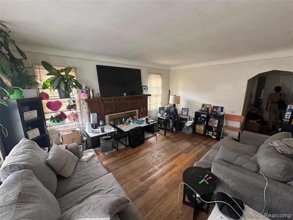 9091 Warwick Street, Detroit, MI 48228 — Photo 5