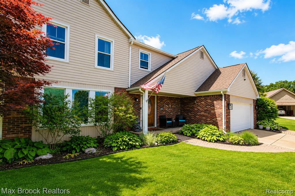 8952 Cynthia Court, Commerce Twp, MI 48382 — Photo 7
