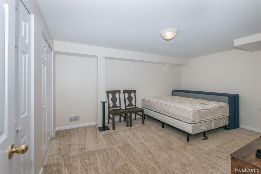 46009 WINDRIDGE Lane, Canton, MI 48188 — Photo 56