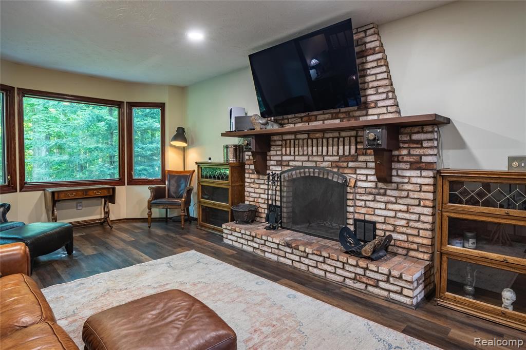 55535 WOODY Lane, South Lyon, MI 48178 — Photo 10