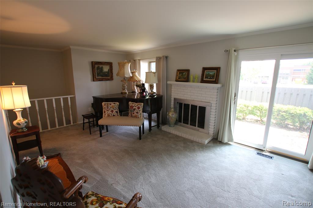 44703 ERIN Drive, Plymouth, MI 48170 — Photo 2