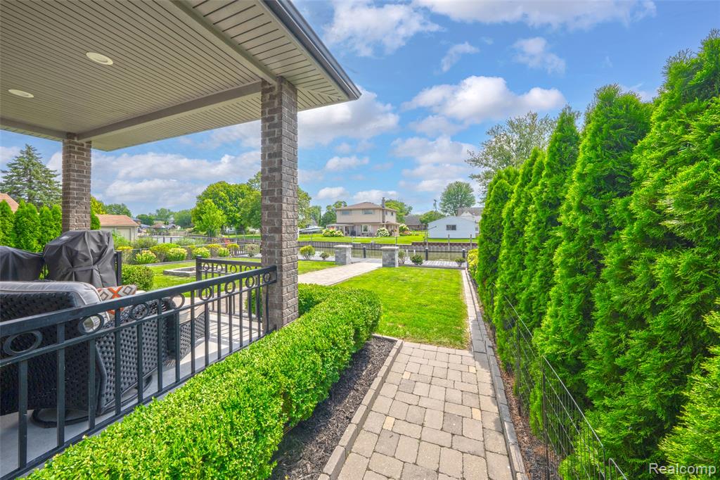 39611 Lakeshore Drive, Harrison Township, MI — Photo 41