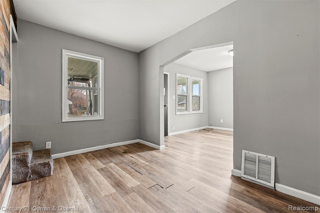 6837 Braun, Center Line, MI 48015 — Photo 9