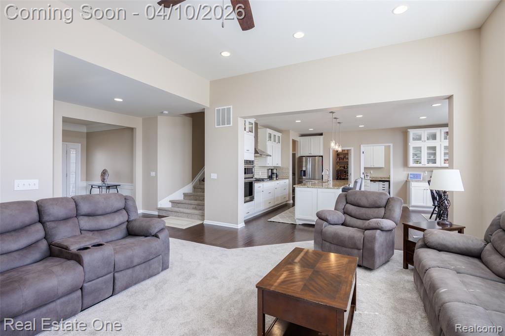 120 Crestview Drive, Rochester, MI 48306 — Photo 14