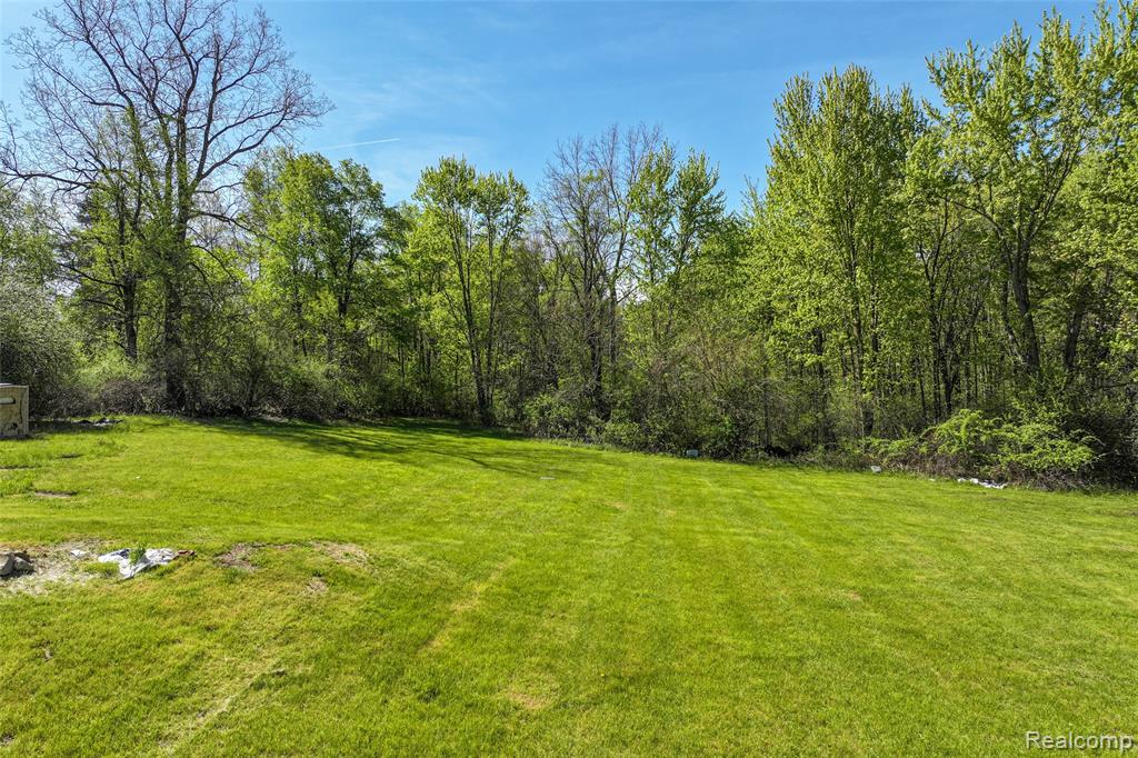 11472 E Lippincott Boulevard, Davison, MI 48423 — Photo 48