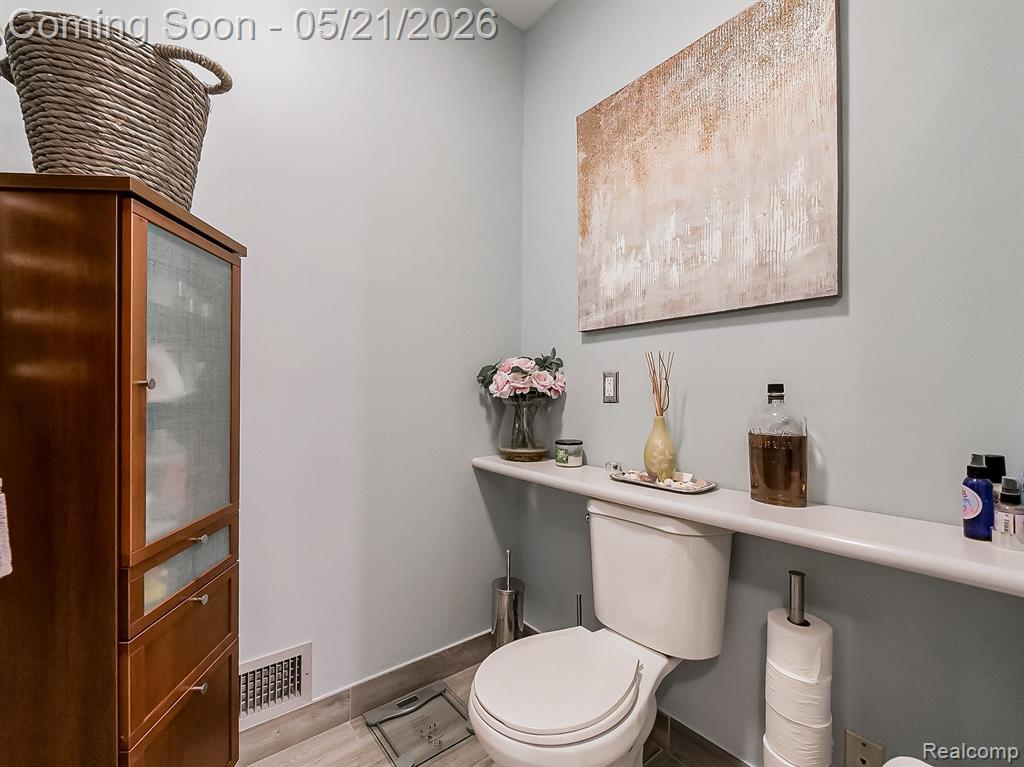 17477 IRIS Circle, Clinton Twp, MI 48036 — Photo 36