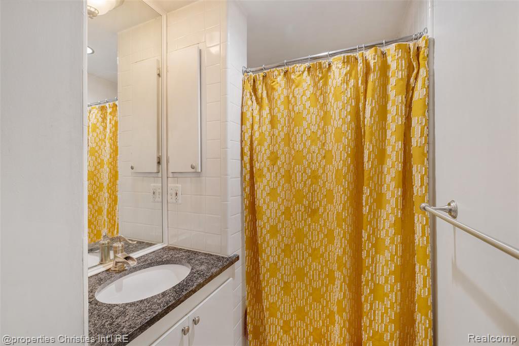 808 Ann Street, Birmingham, MI 48009 — Photo 17