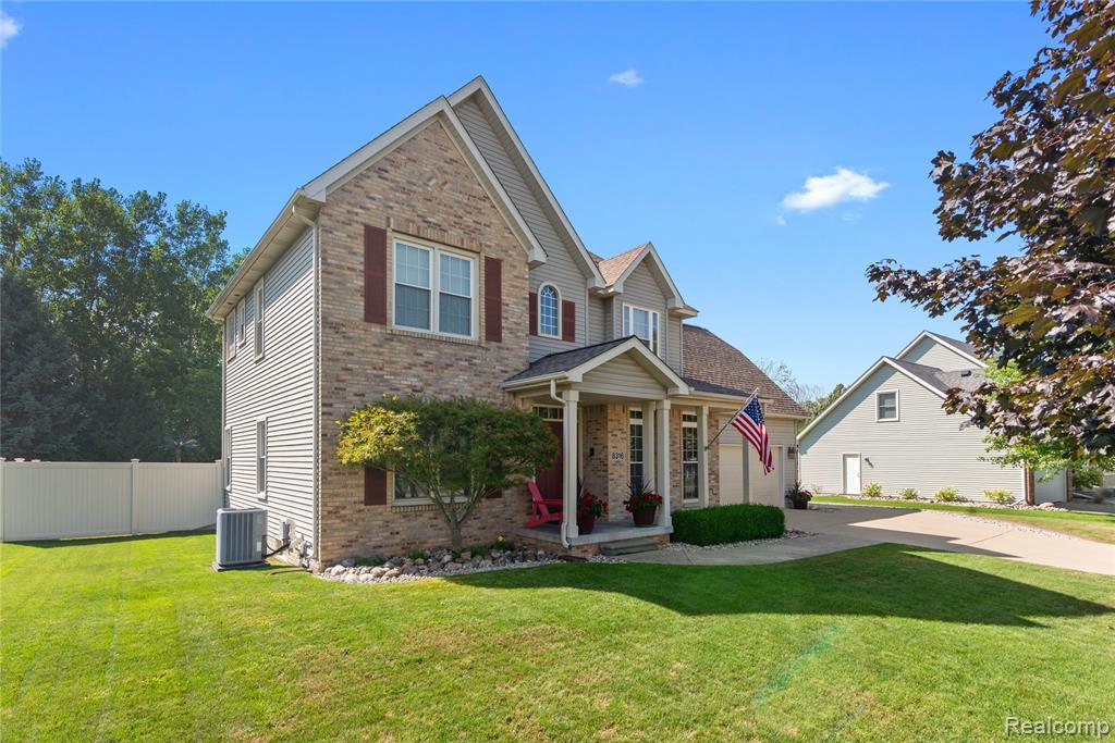 8316 N Port, Grand Blanc, MI 48439 — Photo 2