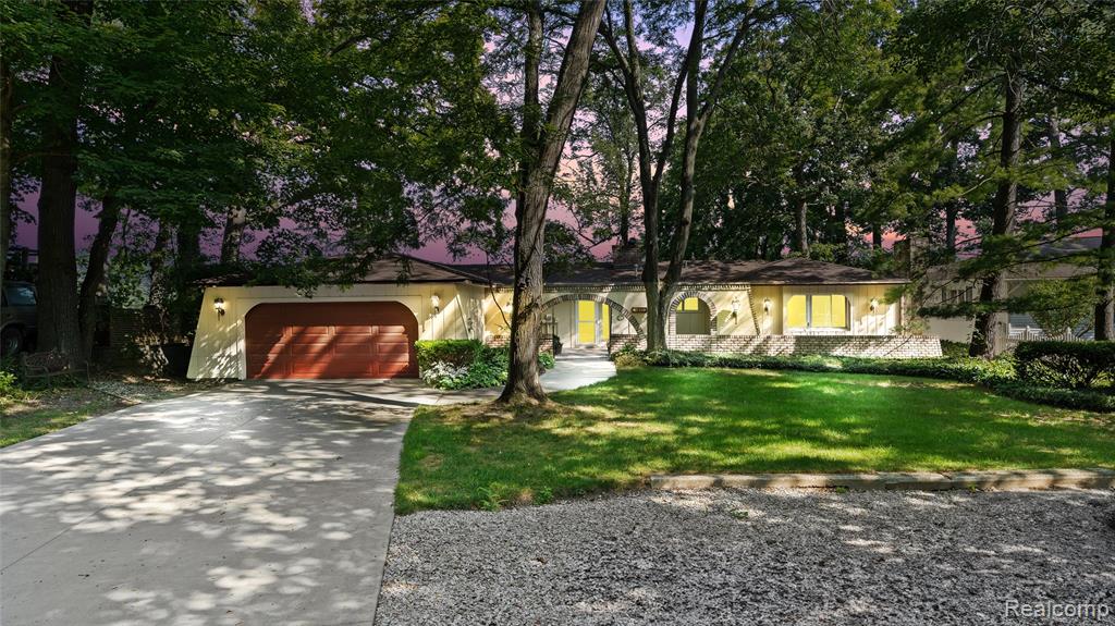 5821 Community Drive, Brighton, MI 48116 — Photo 22