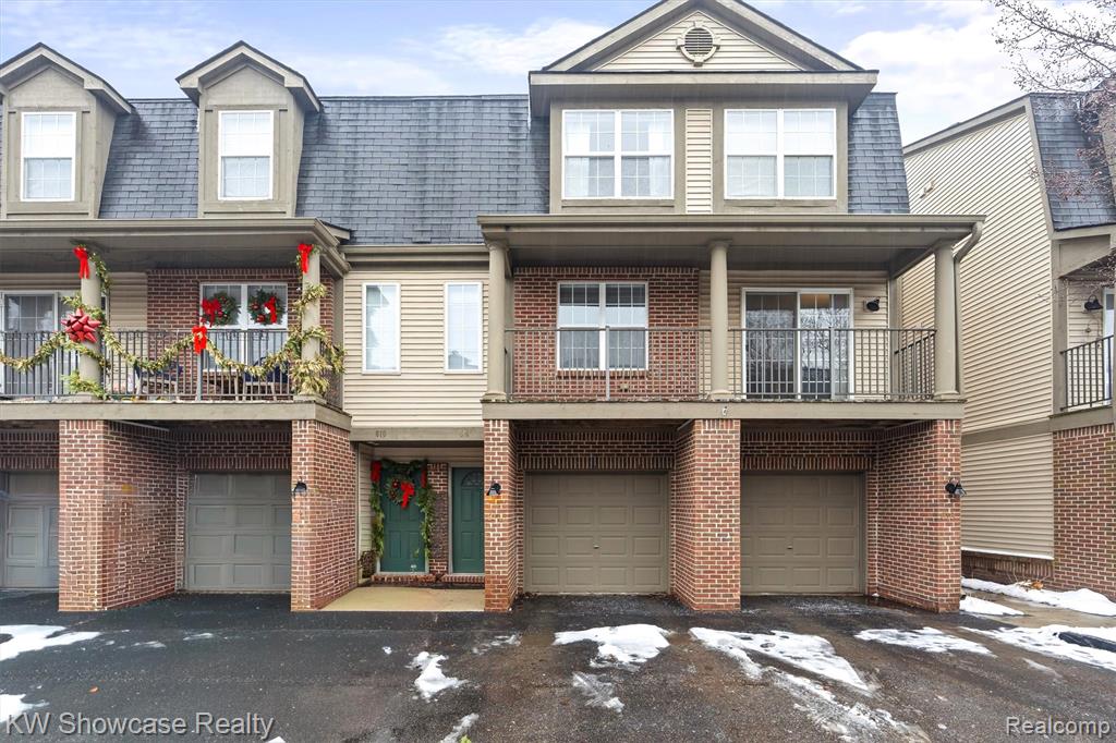 614 Napa Valley Drive, 11, Milford, MI 48381 — front exterior