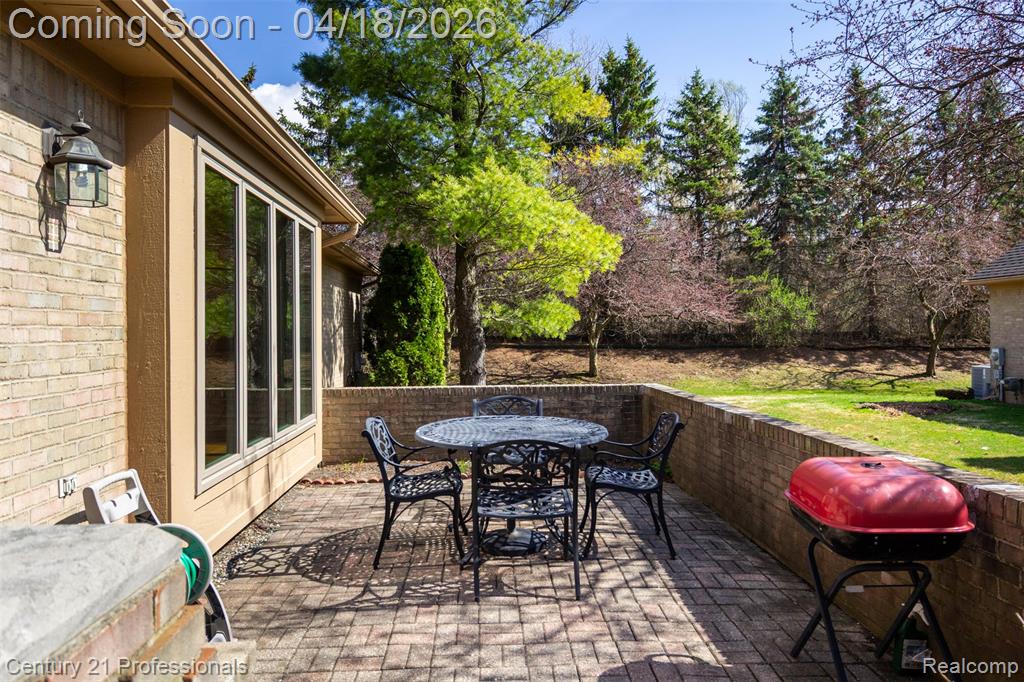 1256 Autumn Drive, Troy, MI 48098 — Photo 5