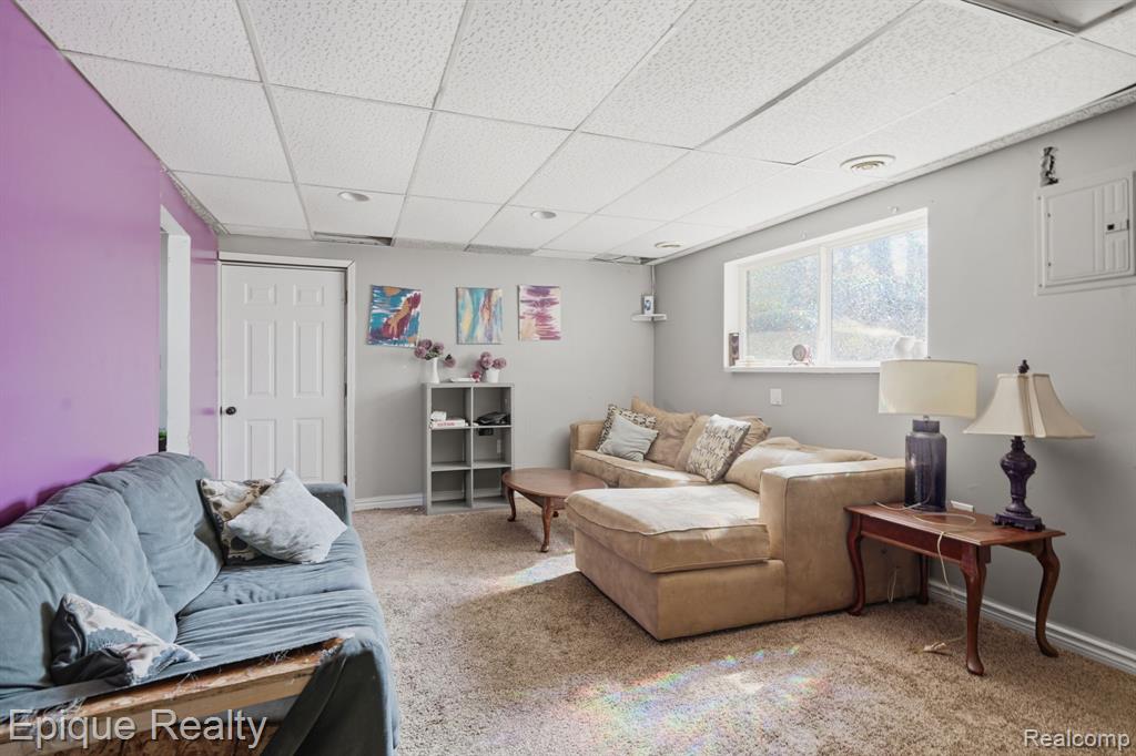 2706 Genes Drive, Auburn Hills, MI 48326 — Photo 12