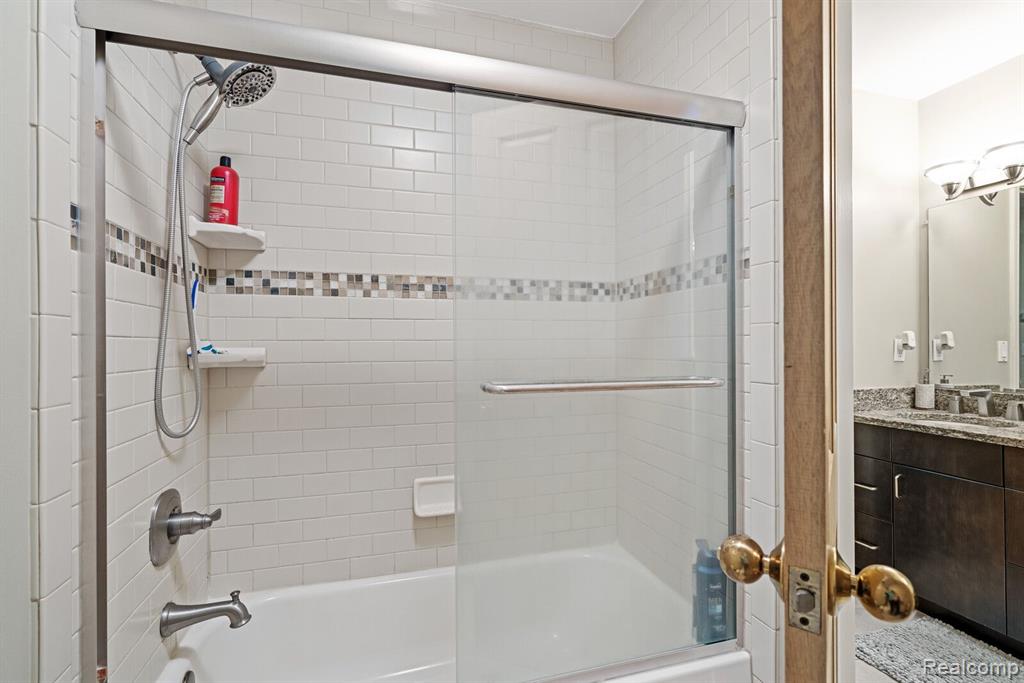6653 COLLEGE Park, Clarkston, MI — Photo 47
