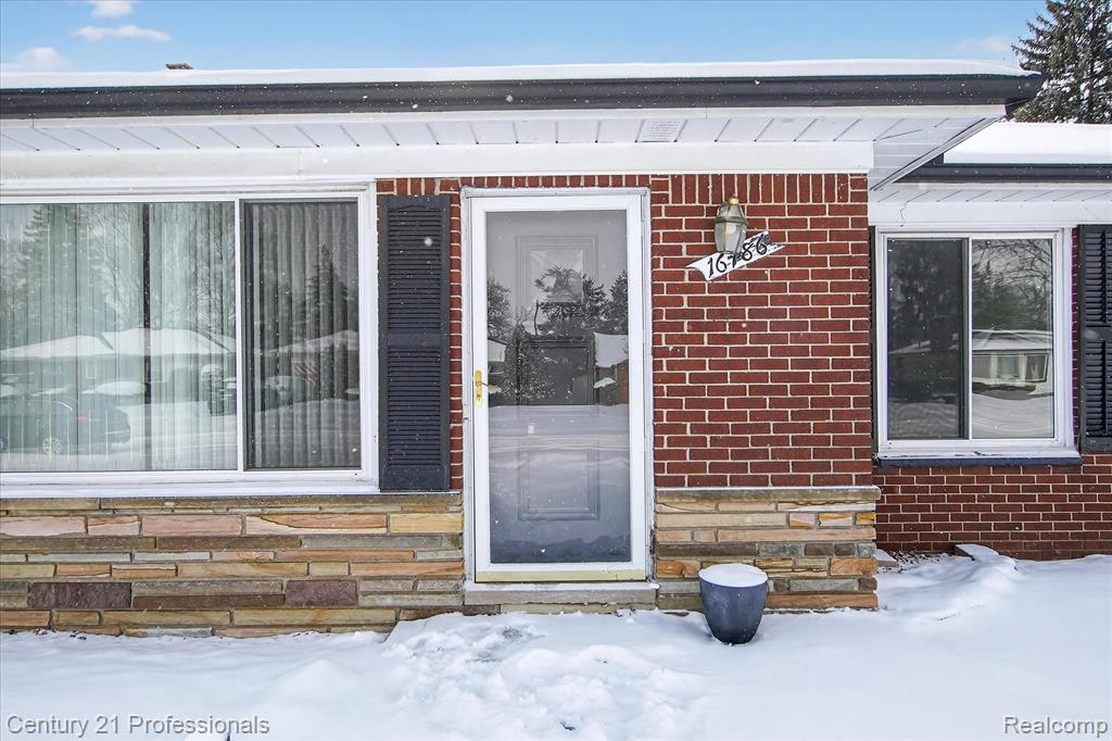 16786 Sprenger Avenue, Eastpointe, MI, 48021