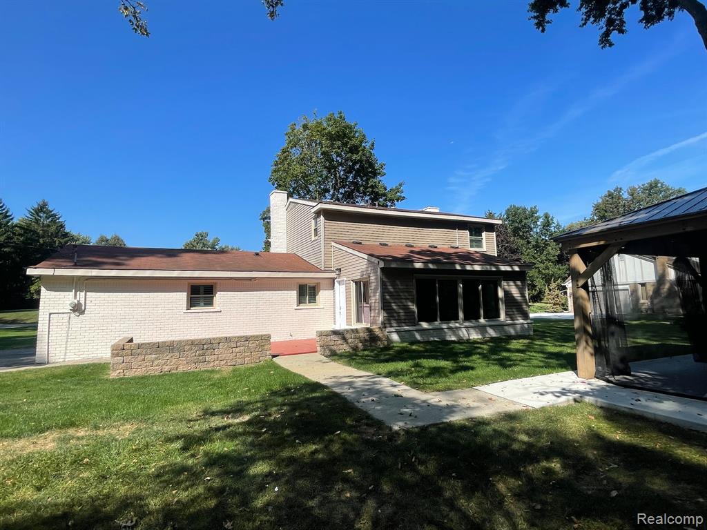21150 E Chigwidden Street, Northville, MI 48167 — Photo 38