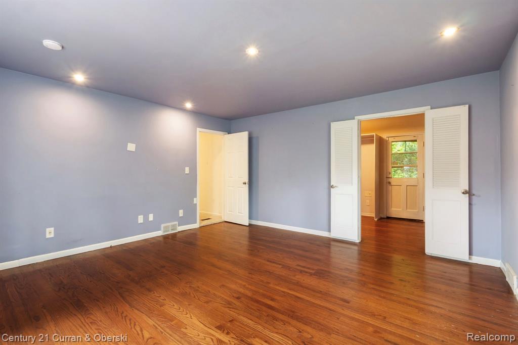27869 Old Colony Street, Farmington, MI 48334 — Photo 30