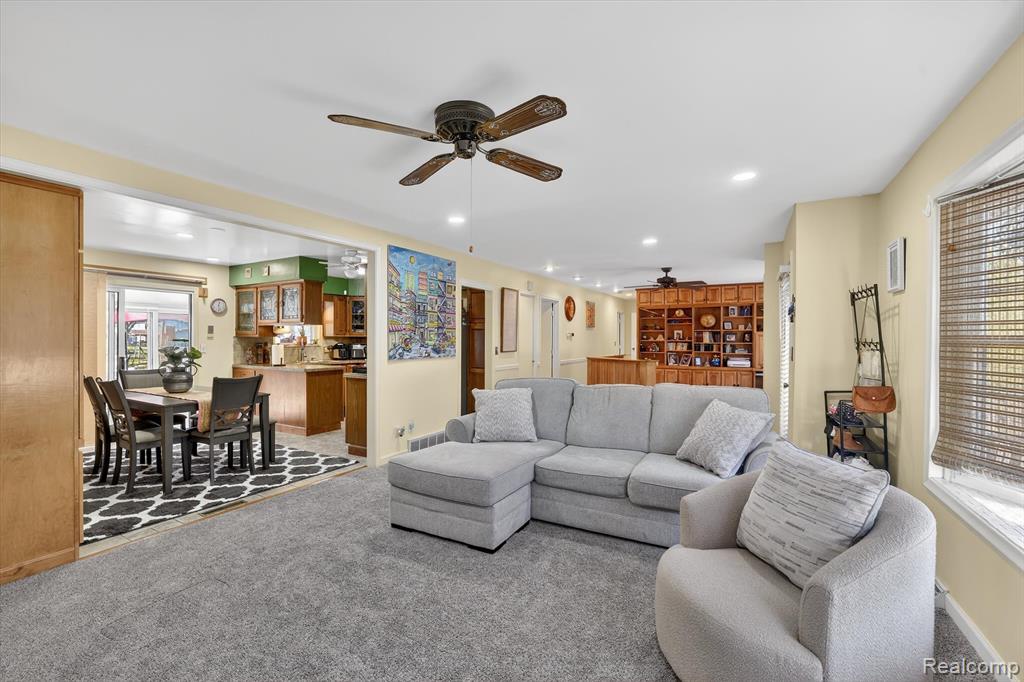 516 Sunnyslope Drive, Flushing, MI 48433 — Photo 4