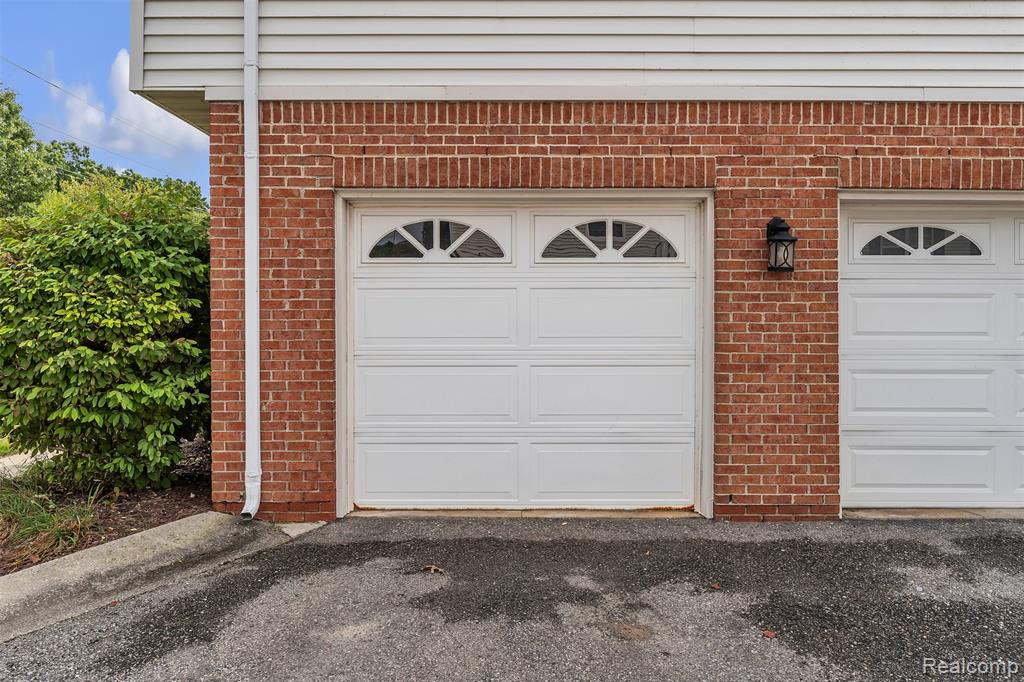 592 Olde English Circle, Howell, MI 48855 — Photo 28