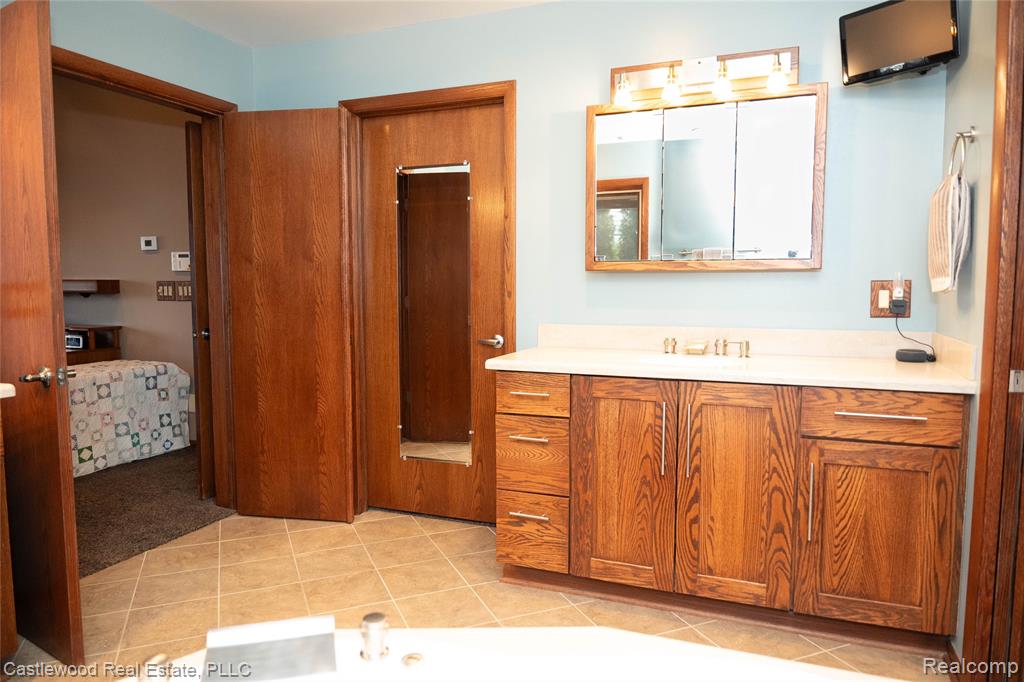 1625 Ridge Road, Highland, MI 48356 — Photo 32