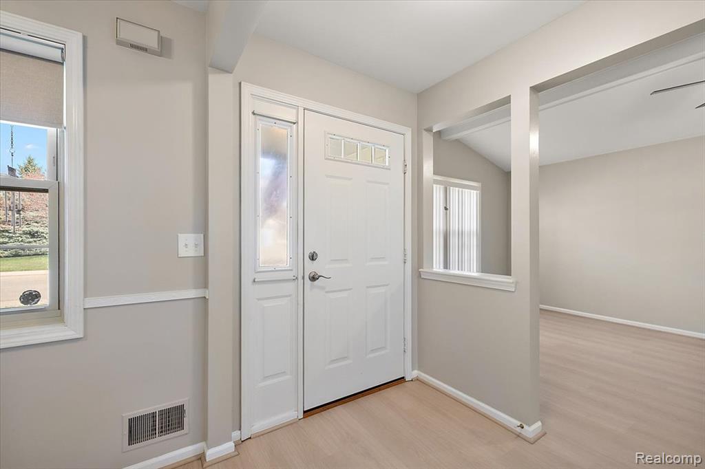 25400 Samantha Drive, 41, Chesterfield, MI — Photo 5