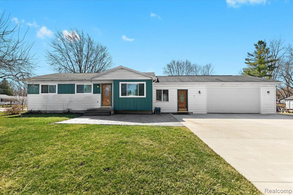 7242 HOUGHTON Drive, Davison, MI 48423 — front exterior