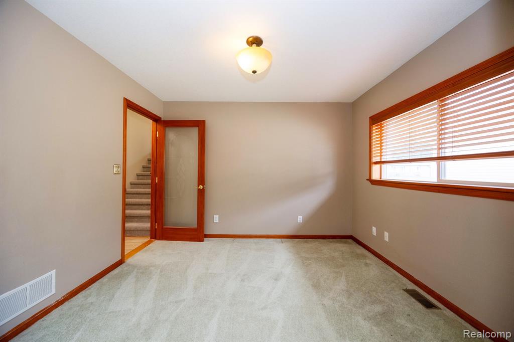2540 SOUTHLAWN Street, Ypsilanti, MI 48197 — Photo 40