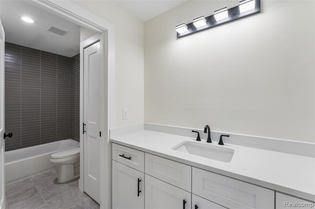10198 Hunt Drive, Davison, MI 48423 — Photo 38