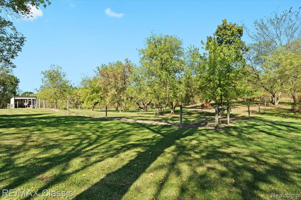 10979 Milford Road, Holly, MI 48442 — Photo 23