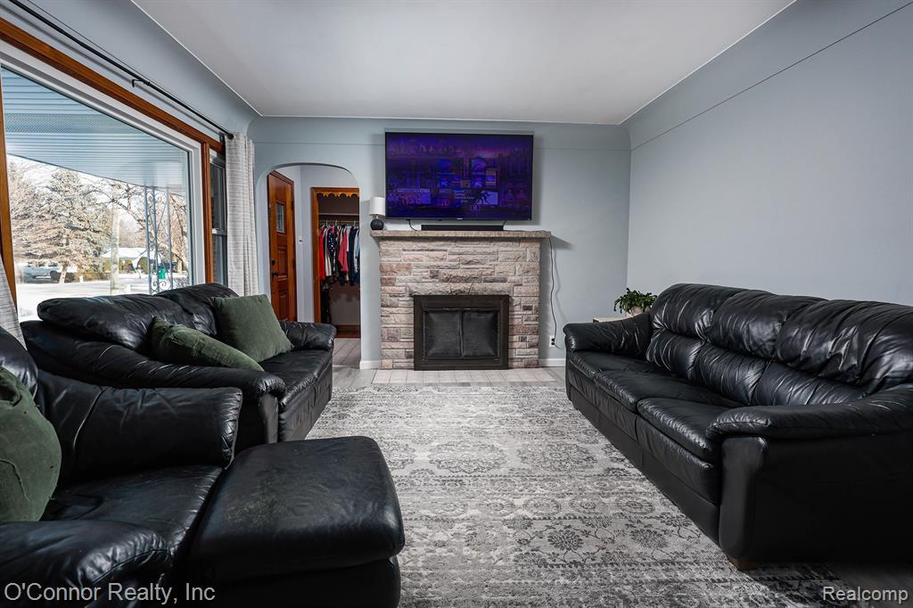 3178 Oakwood Drive, Port Huron, MI 48060 — Photo 3