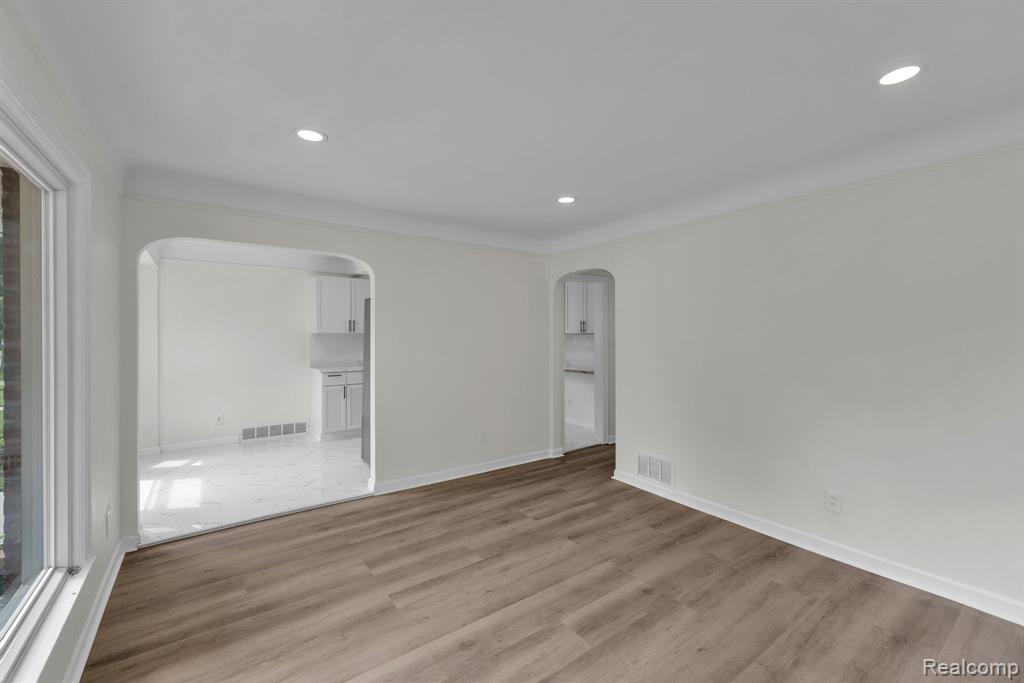 10015 Marion, Redford, MI 48239 — Photo 13