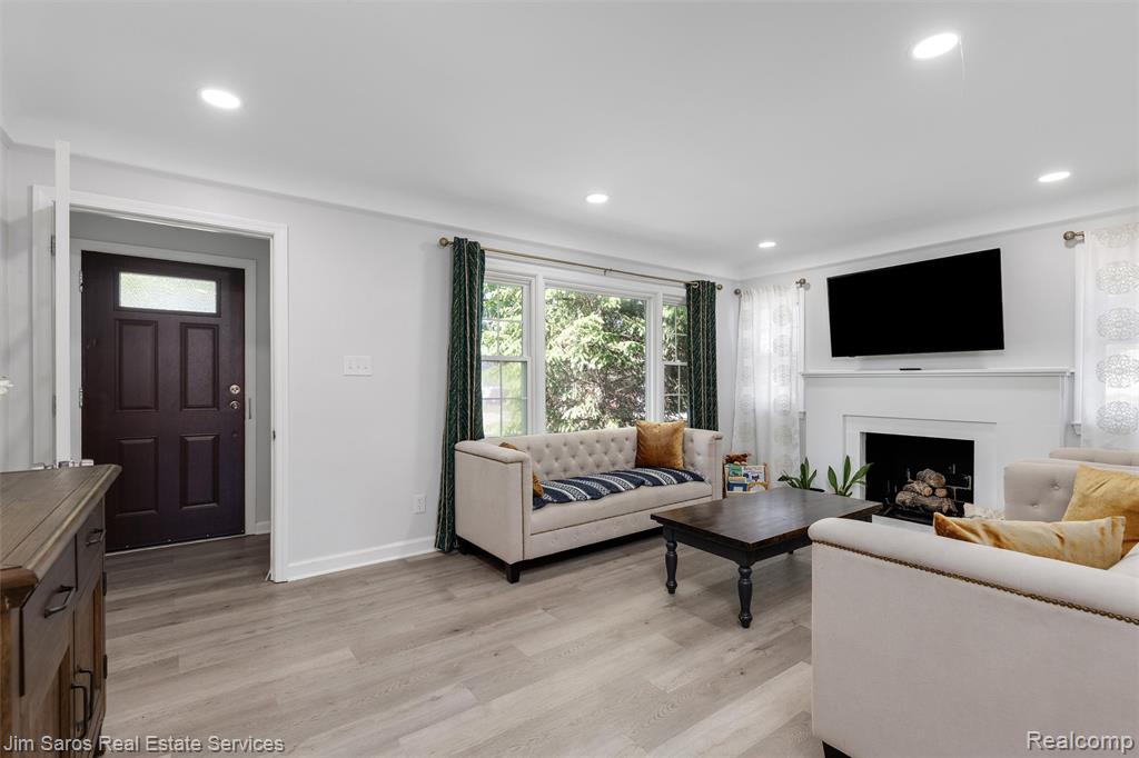 474 Madison Street, Grosse Pointe, MI 48236 — Photo 2