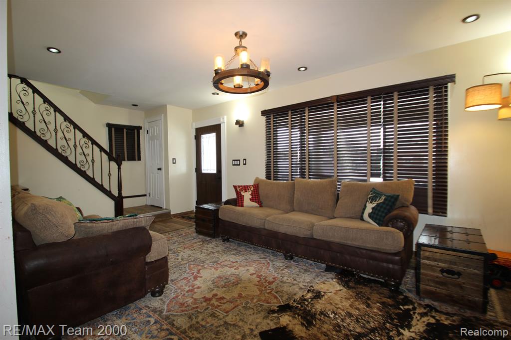6000 ORCHARD Avenue, Dearborn, MI 48126 — Photo 5