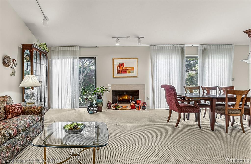 7569 Danbury Circle, West Bloomfield, MI — Photo 12
