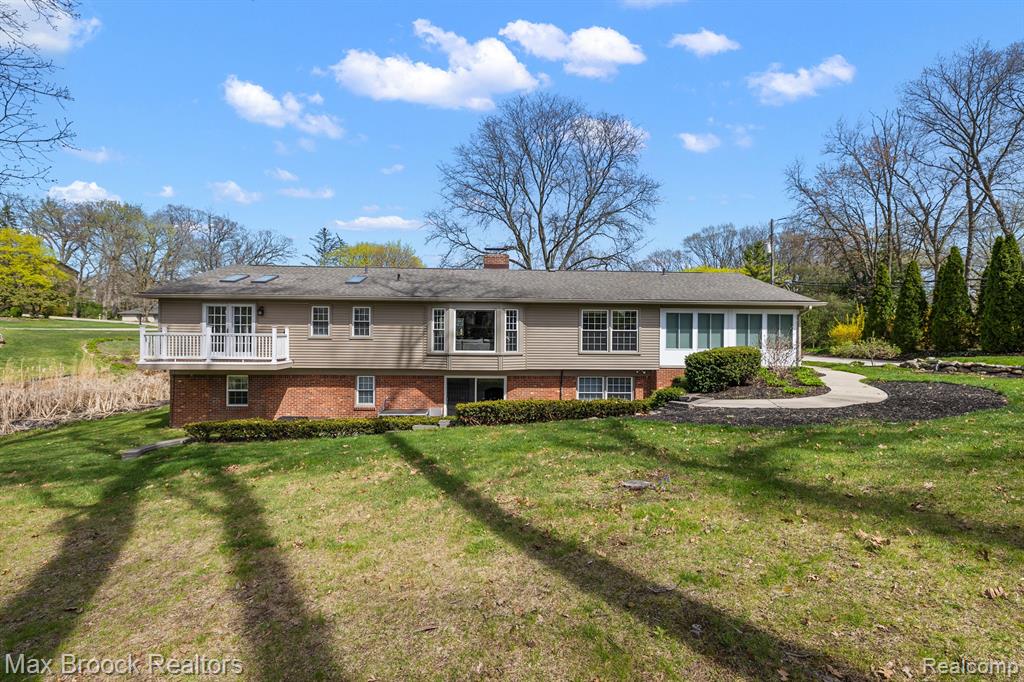 4384 SUNNINGDALE Drive, Bloomfield Hills, MI 48302 — Photo 46