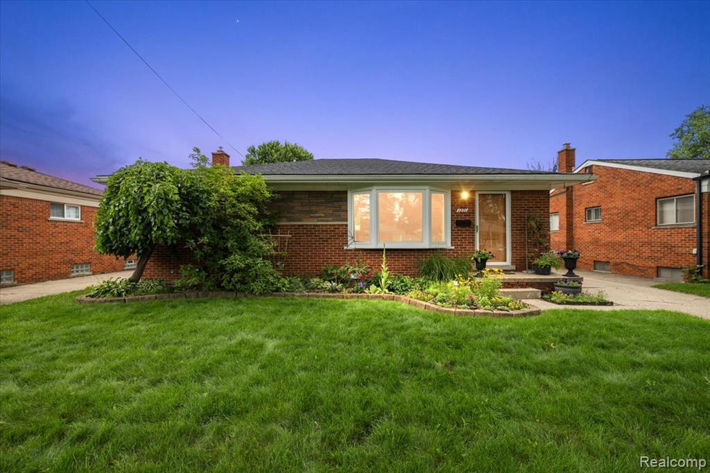 1271 Beaupre Avenue, Madison Heights, MI 48071 — front exterior